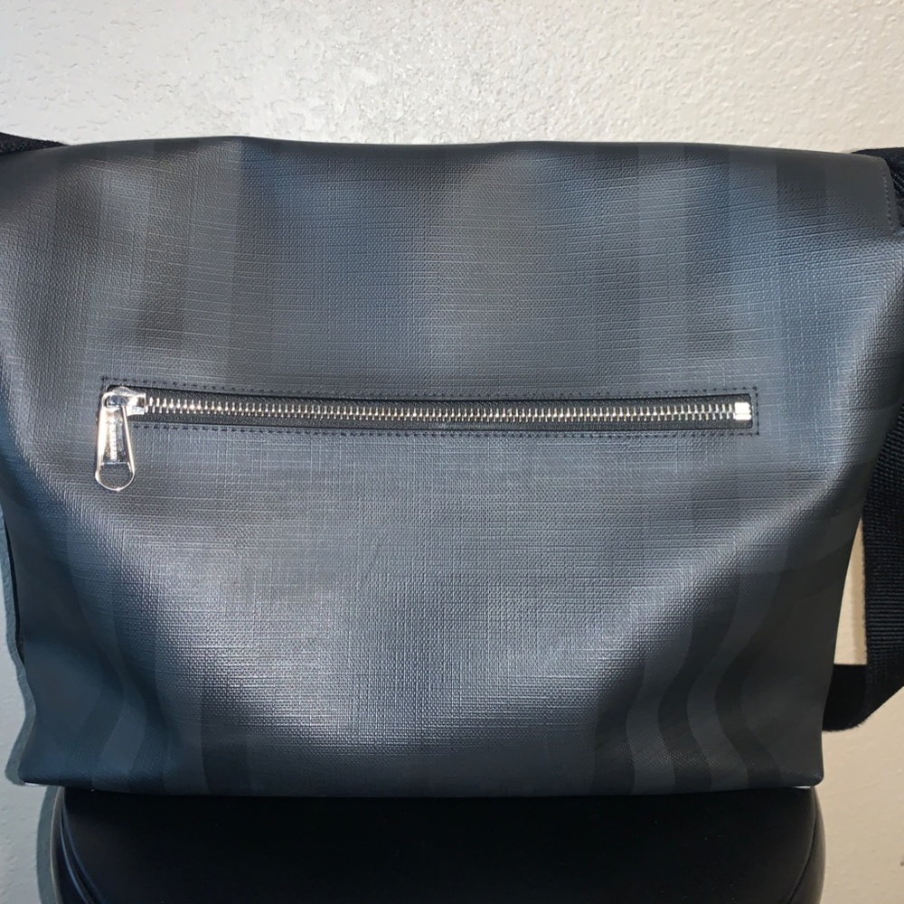 Burberry Black messenger bag (UNISEX) - Picture 2 of 3
